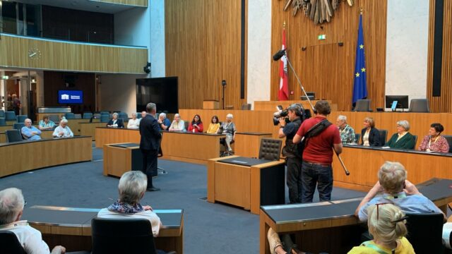 Fuehrung im Parlament